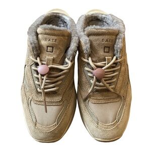 D.A.T.E. Fuga Women’s 6.5 Beige Suede Sherpa Lined Sneakers Platform Shoes